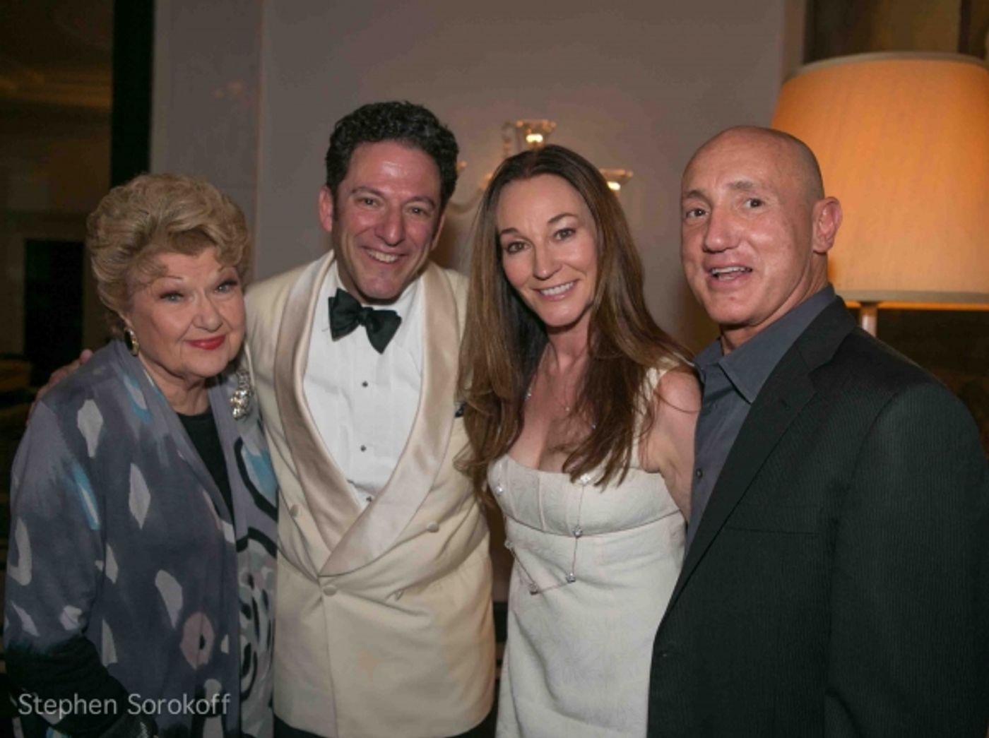 Photo Coverage: The John Pizzarelli Quartet Plays Cafe Carlyle Photo Coverage: The John Pizzarelli Quartet Plays Cafe Carlyle Image