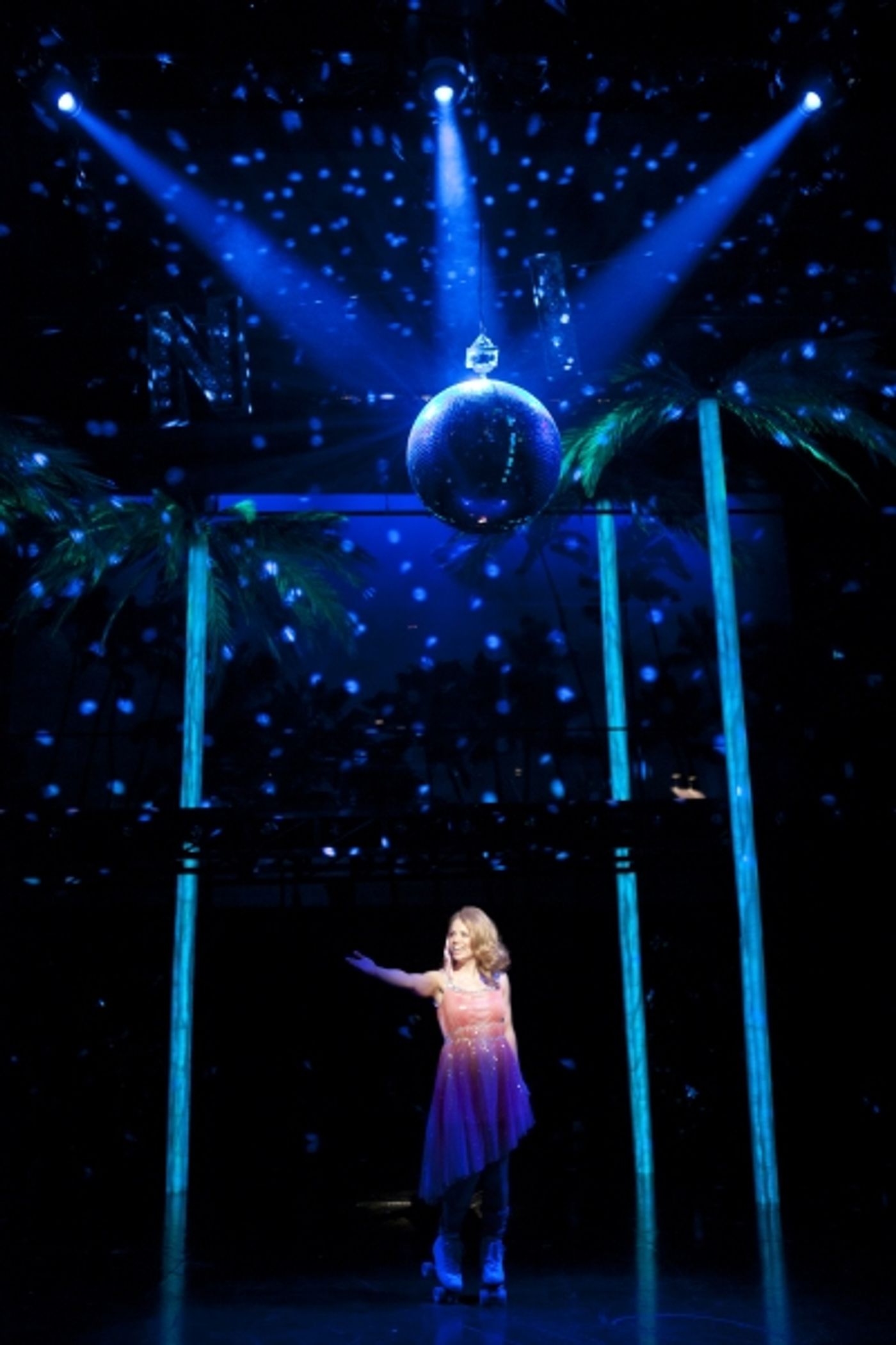 Photo Flash: First Look at Signature Theatre's XANADU!  Image