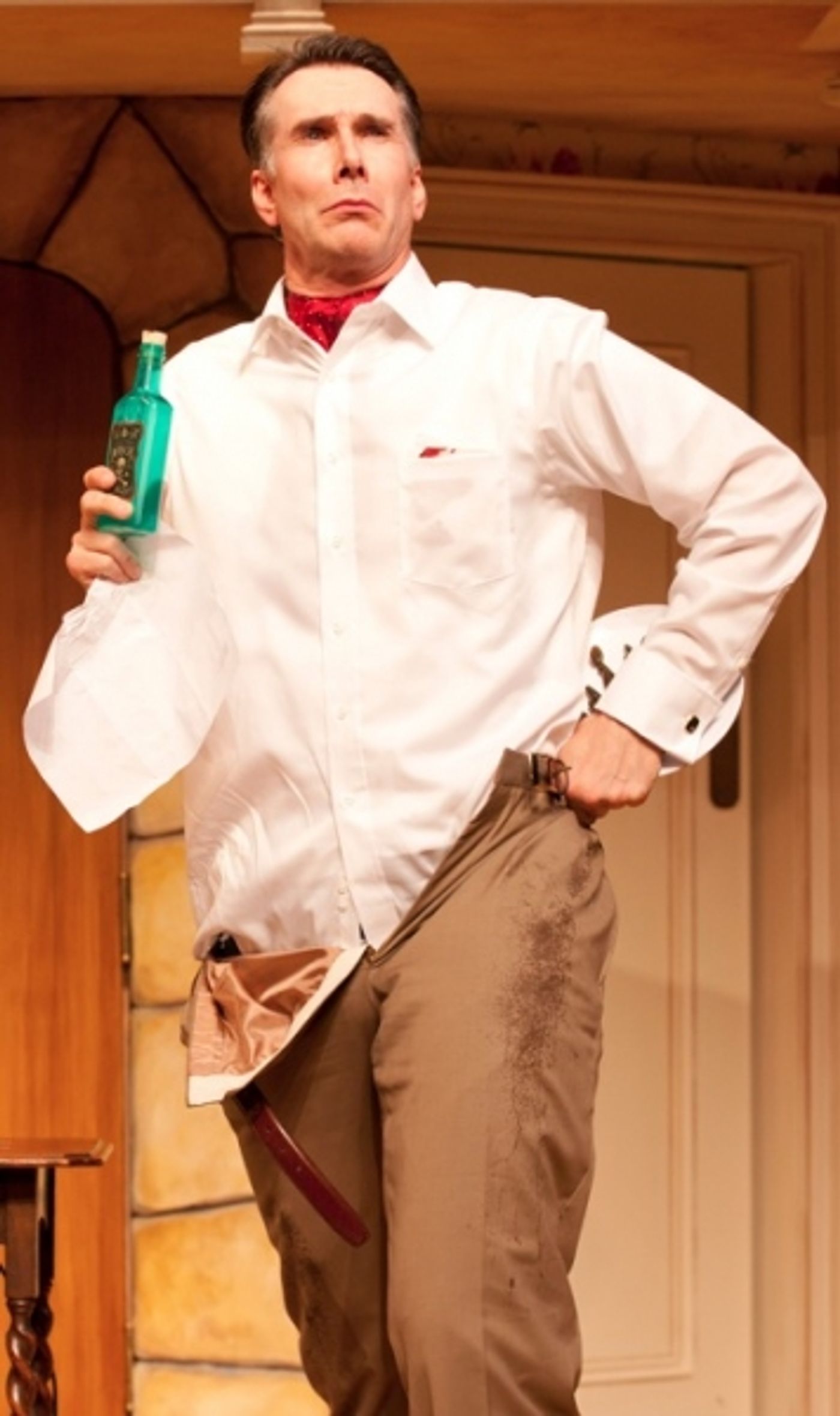 Photo Flash: Alley Theatre Presents NOISES OFF, Now thru 6/24  Image