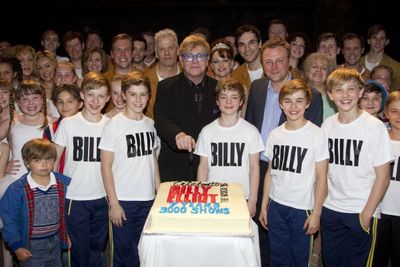 Kaine Ward, Adam Vesperman, Elton John, Harris Beattie, Lee Hall, Harrison Dowzell an Photo