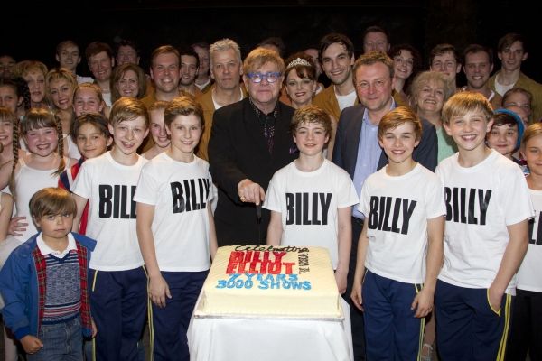Kaine Ward, Adam Vesperman, Elton John, Harris Beattie, Lee Hall, Harrison Dowzell an Photo