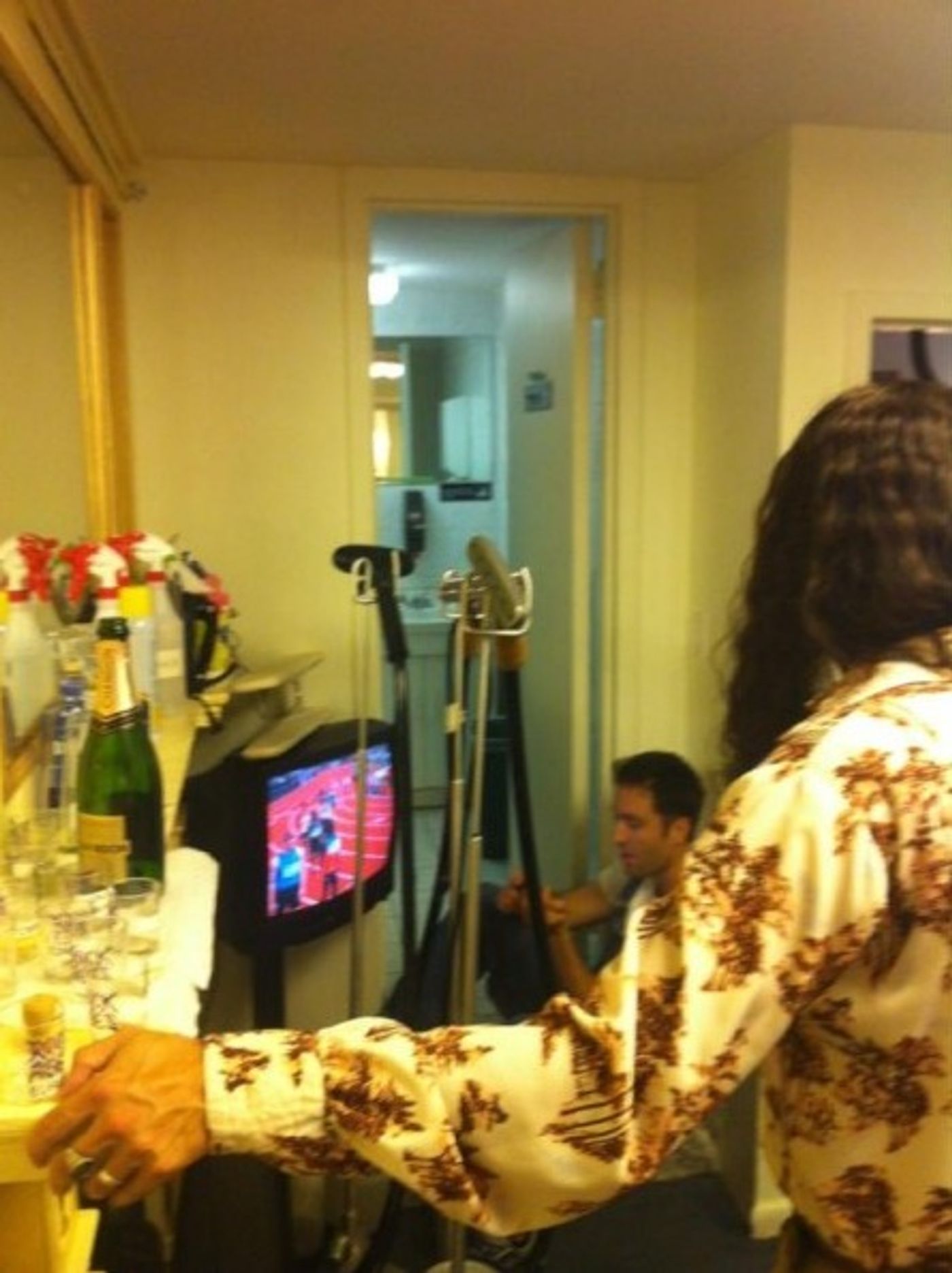 Photo Flash: Saturday Intermission Pics, June 2 - Cast of PRISCILLA, THE BOOK OF MORMON's Josh Gad and More - Updated!  Image