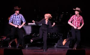 Kristin Chenoweth with Will Taylor & Tyler Hanes
@ BroadwayWorld Kristin Chenoweth with Will Taylor & Tyler Hanes
Photo