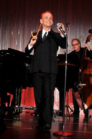 Joel Grey Photo