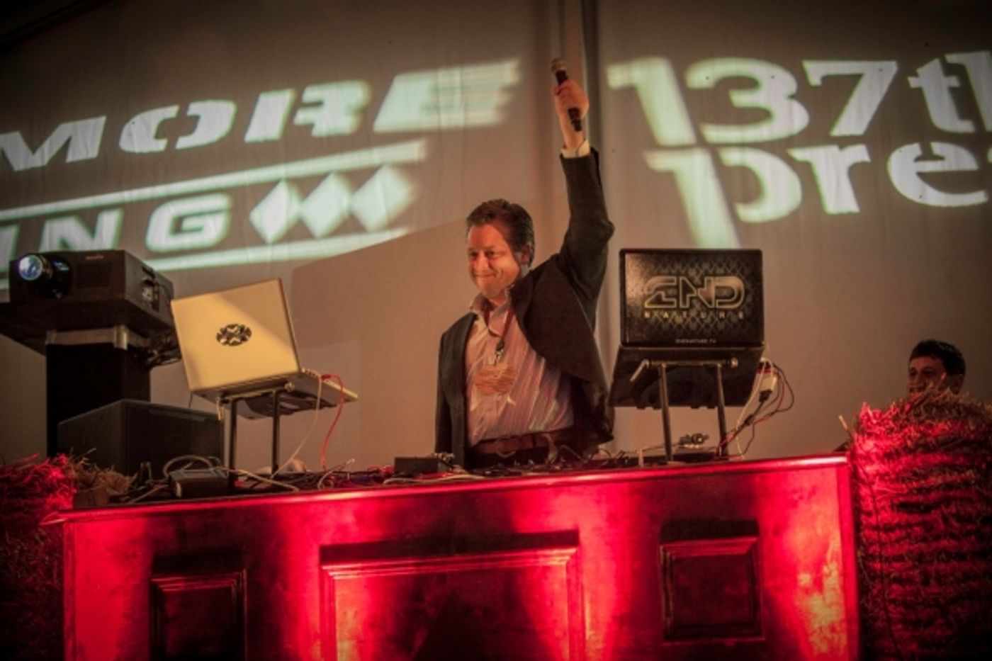 Photo Flash: Tenor Anthony Kearns Performs at Preakness Eve Celebration  Image