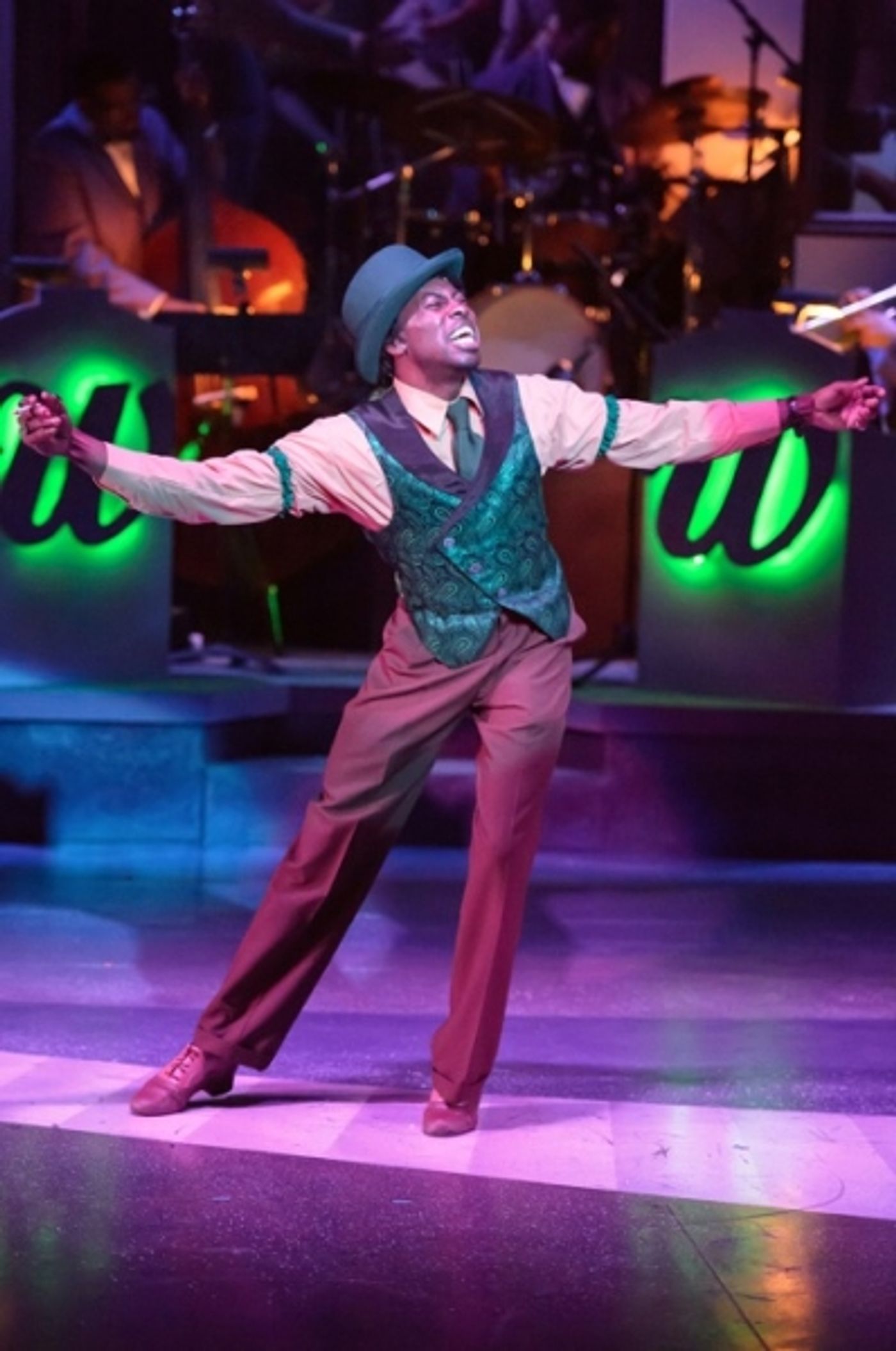 Photo Flash: Raena White, Eric Lajuan Summers et al. in Stages St. Louis' AIN'T MISBEHAVIN'  Image