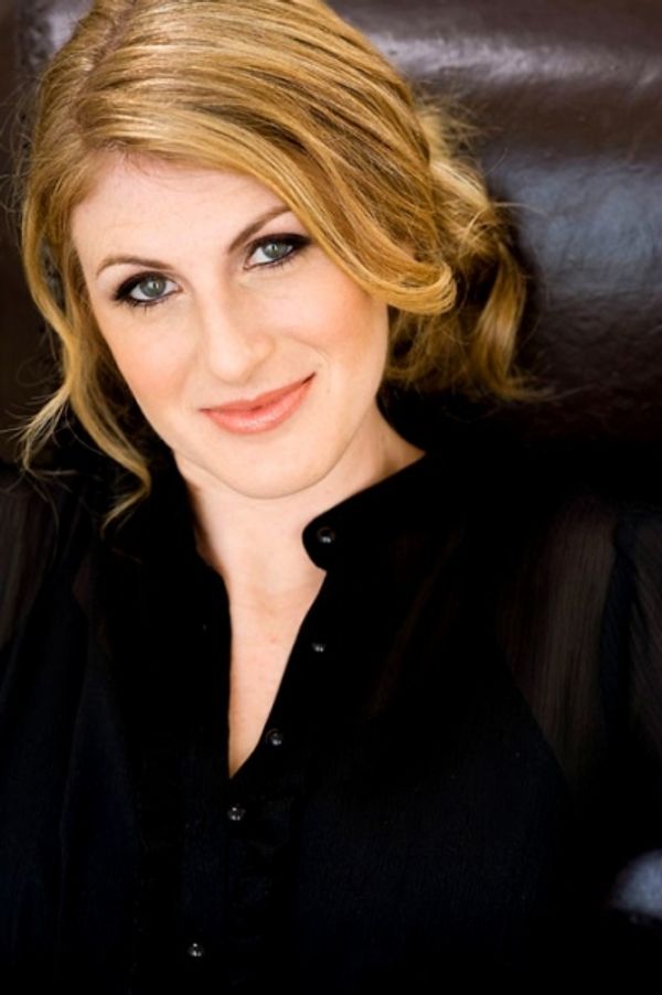 Elizabeth Brackenbury Photo