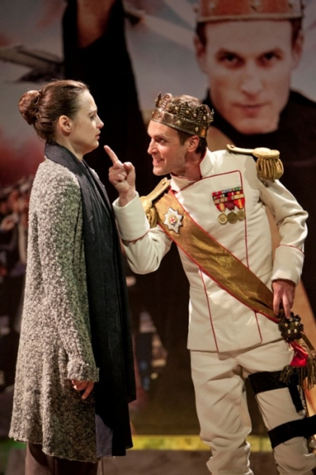 Dana Green as Queen Elizabeth and Jay Whittaker as Richard III at 
