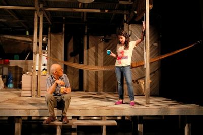 Å½eljko Ivanek, Sarah Steele
 Photo