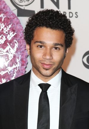 Corbin Bleu Photo