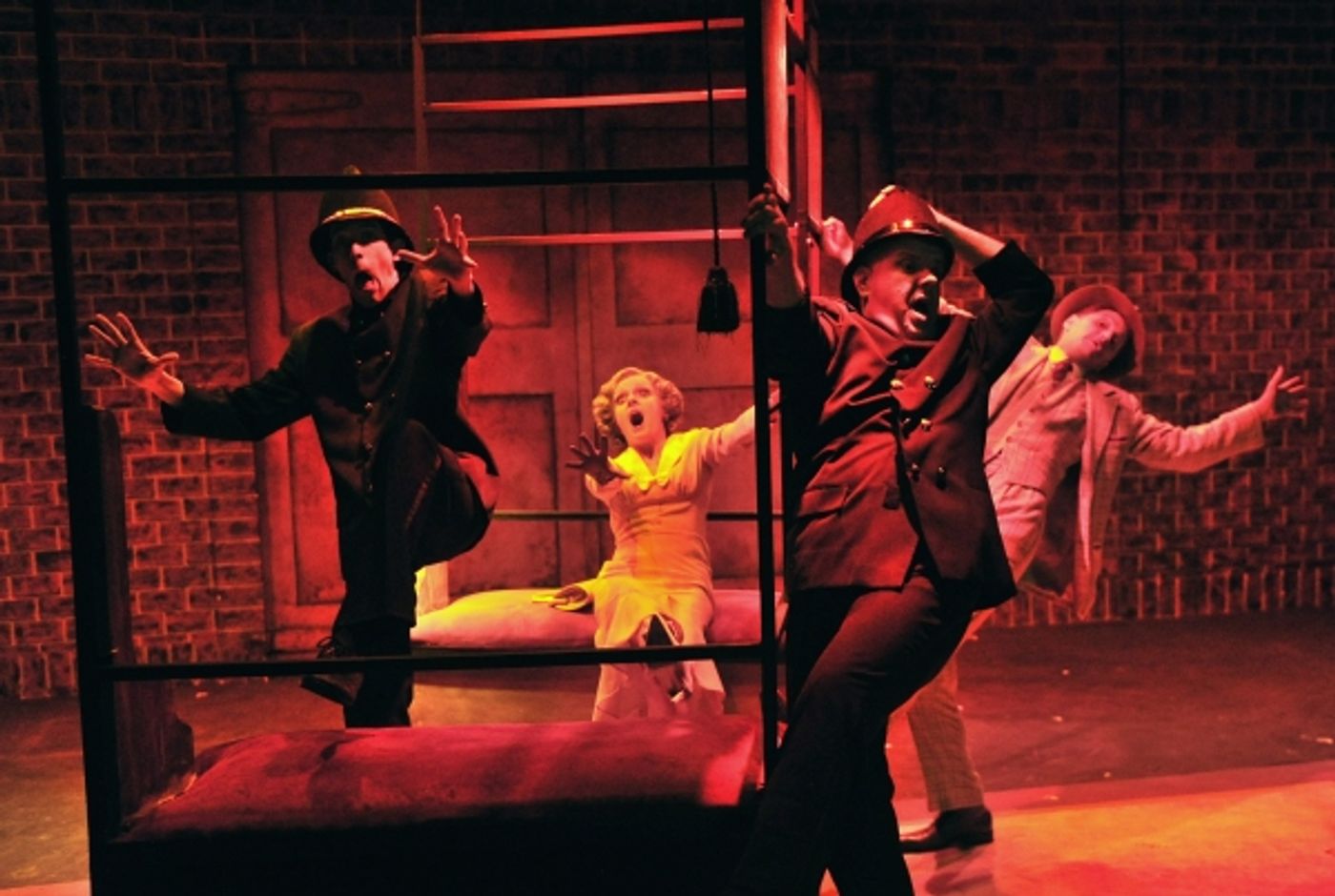 Photo Flash: Toby Miller, Jim Shine, David Thornton & Laura Cable in Sierra Rep's THE 39 STEPS  Image