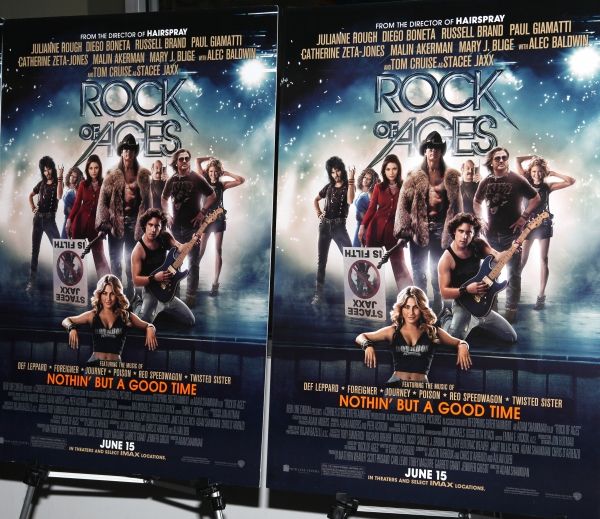 Photo Coverage: Broadway Celebrates ROCK OF AGES Film in Times Square — photo 1 of 25