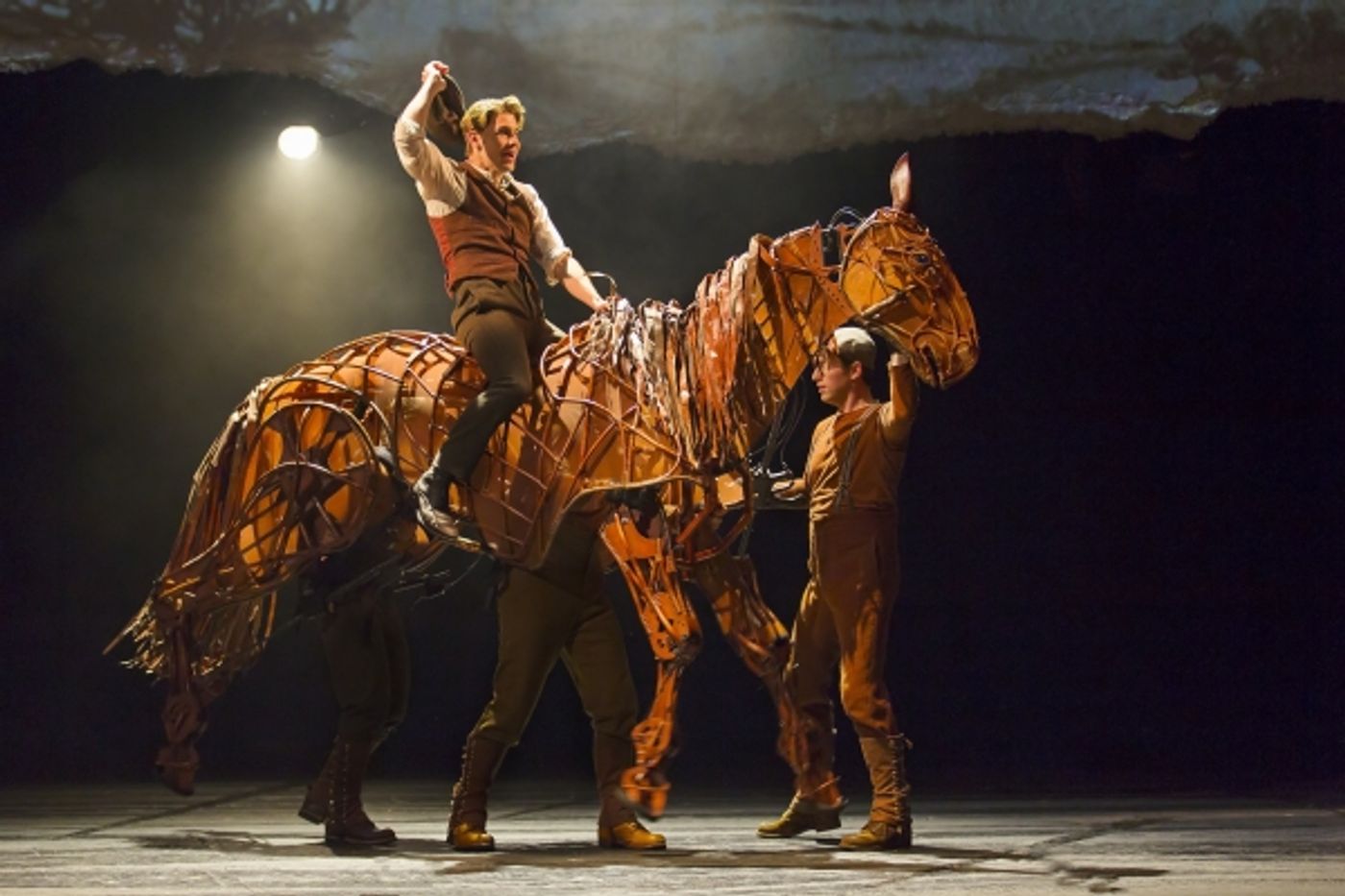 Photo Flash: WAR HORSE Launches National Tour in LA!  Image