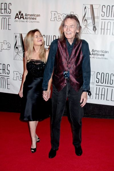 Gordon Lightfoot and fiancÃ©e Kim
 Photo