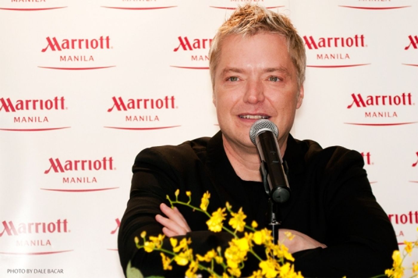 Photo Coverage: Chris Botti Arrives in Manila for a Concert, 6/19  Image