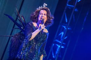 Jennifer Tilly @ BroadwayWorld Jennifer Tilly Photo