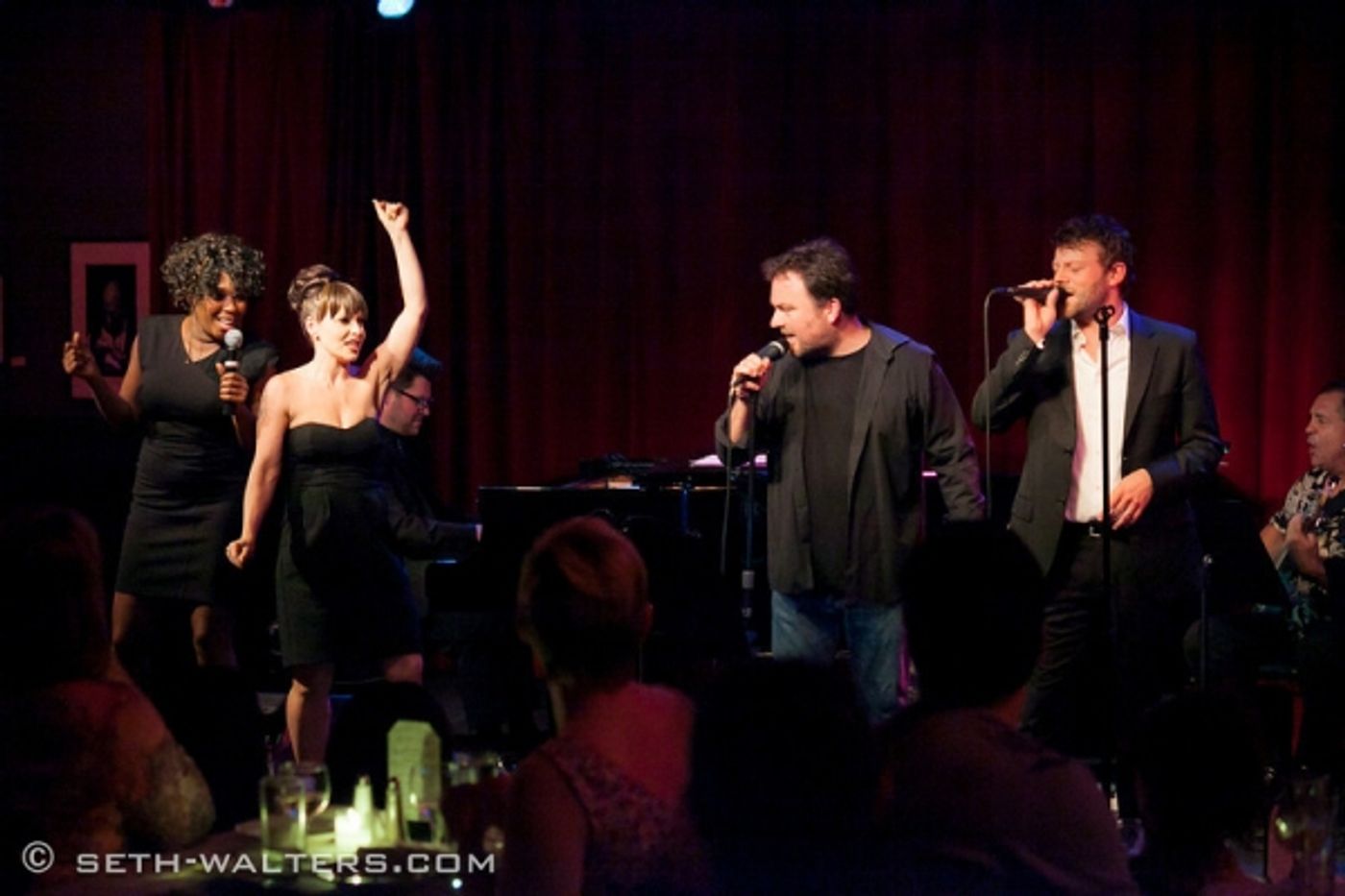 Photo Flash: Jeremy Kushnier Brings Solo Show to Birdland!  Image