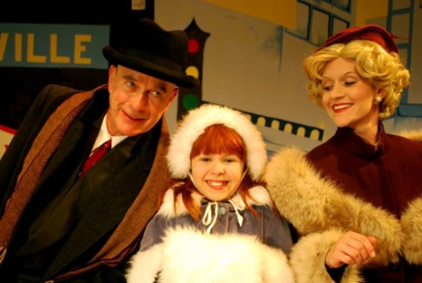 Photo Flash: Andrea McArdle Visits ANNIE at the Surflight Theatre  Image