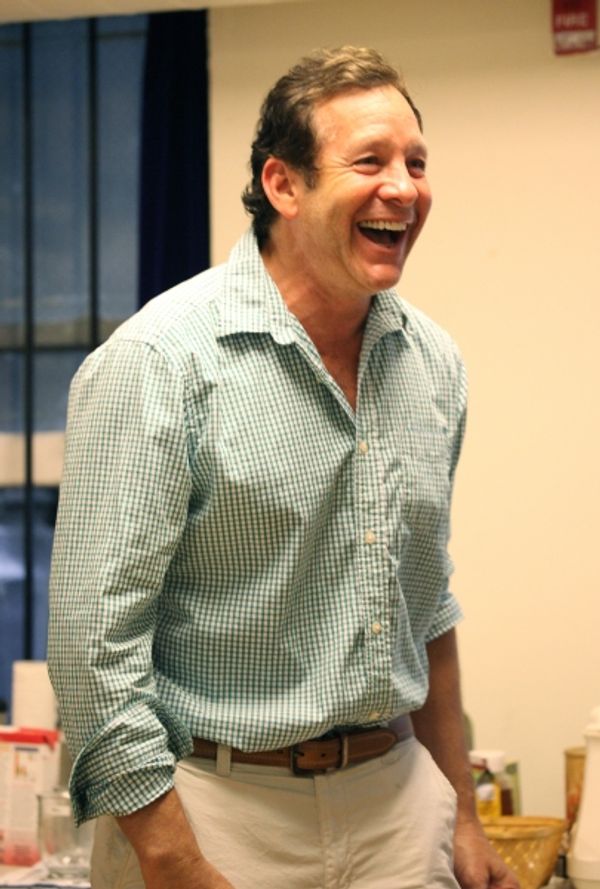 Steve Guttenberg  Photo