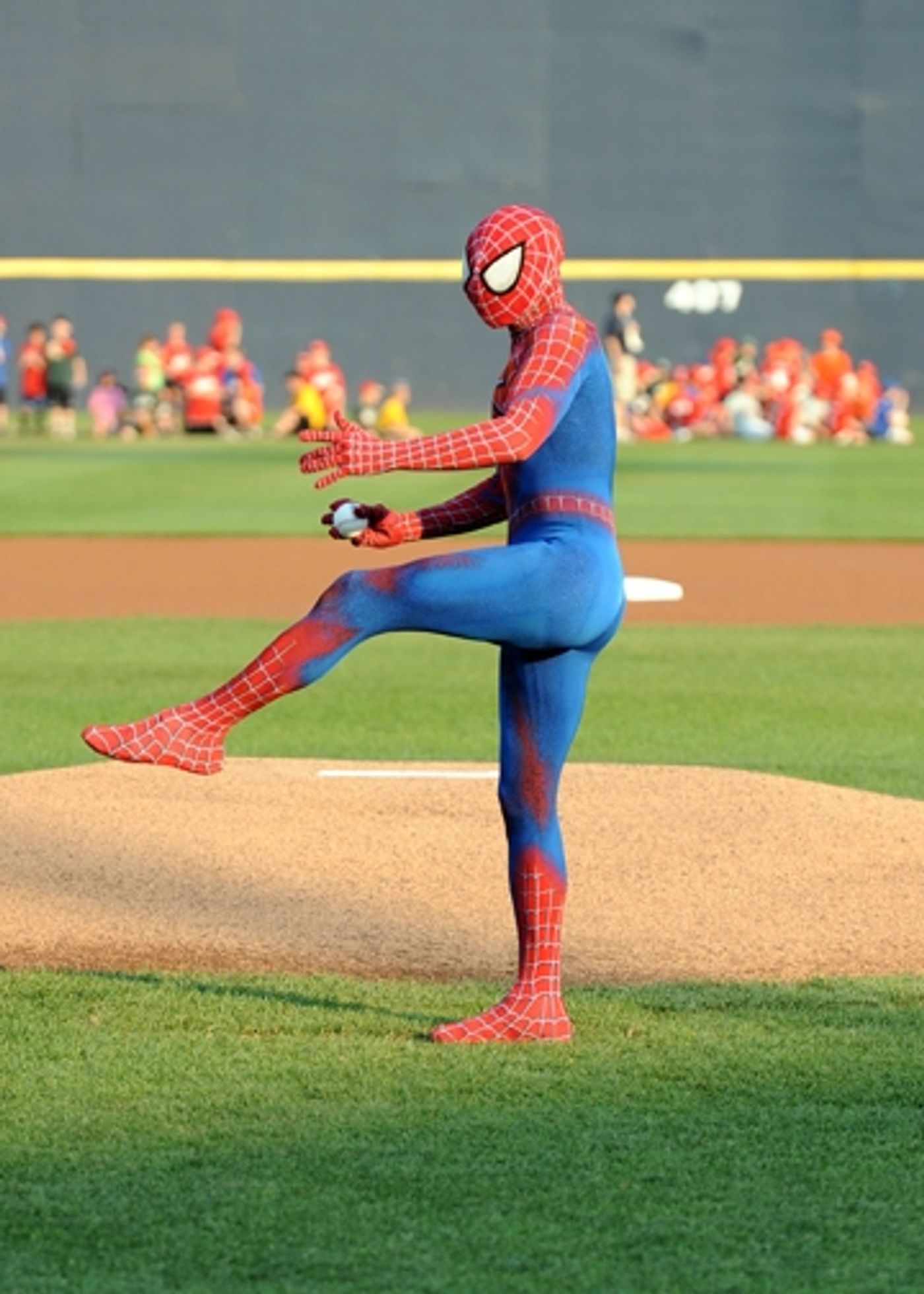 Photo Flash: SPIDER-MAN Throws First Pitch for Trenton Thunder  Image