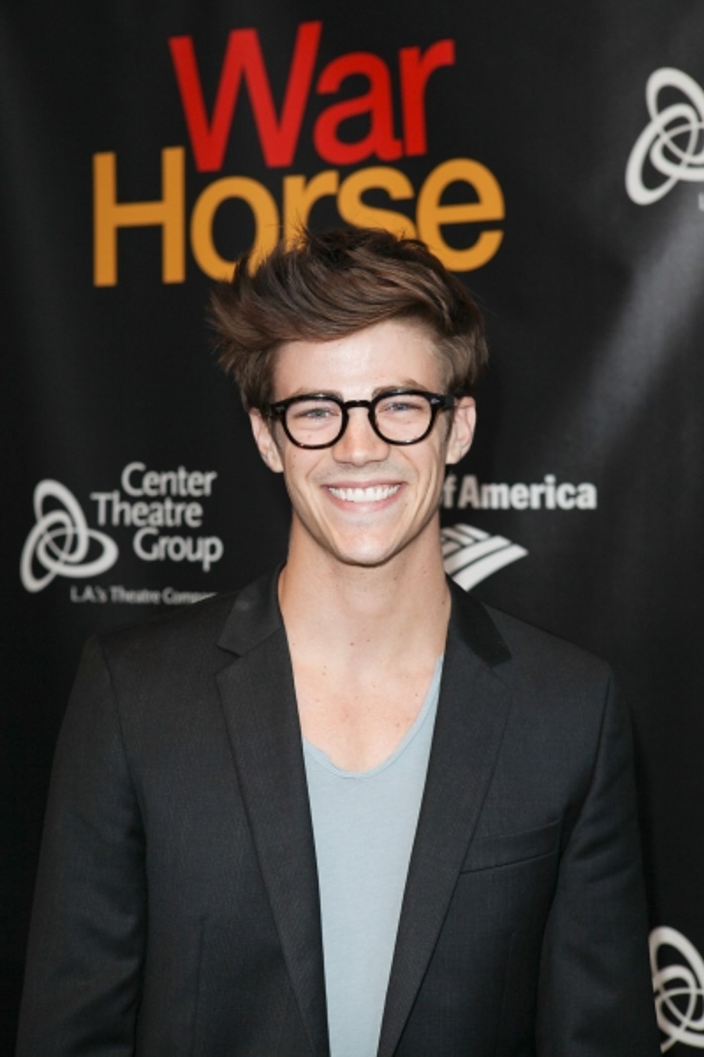 Photo Flash: The Stars Walk the Red Carpet for WAR HORSE Opening Night in LA!  Image