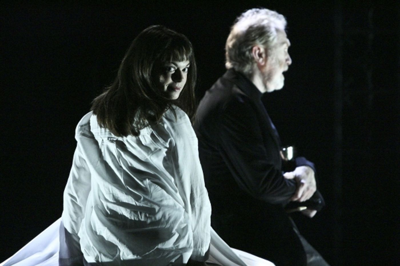 Photo Flash: First Look at Brooke Shields, Richard Chamberlain, Emily Yetter et al. in THE EXORCIST at Geffen Playhouse!  Image