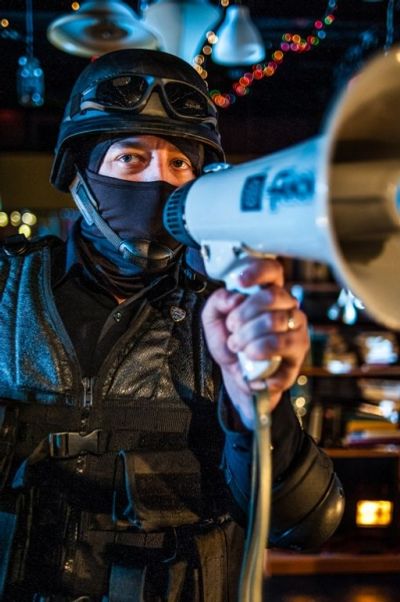 Wade Dunham as Cop 3 Photo
