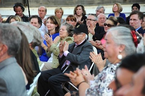Eli Wallach and Anne Jackson celebrate the reopening. Photo