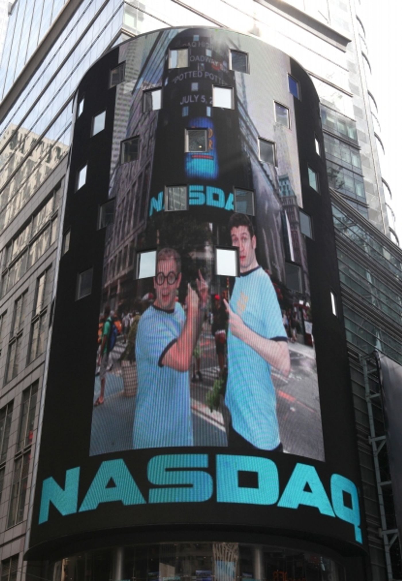 Photo Coverage: POTTED POTTER Invades NASDAQ MarketSite to Ring Closing Bell  Image