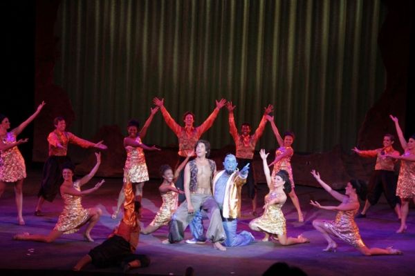Edward Juvier, Dan Domenech, Ensemble Photo