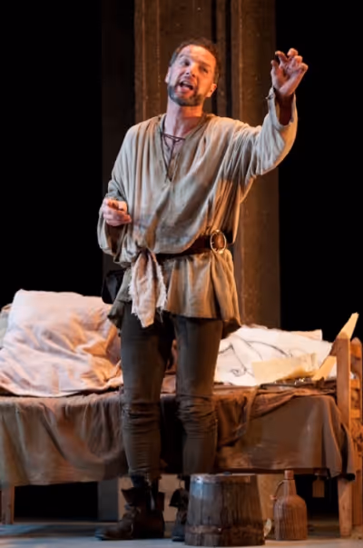 Euan Morton as Michelangelo Buonarroti Photo