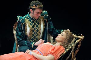 Alex Goodrich and Summer Naomi Smart @ BroadwayWorld Alex Goodrich and Summer Naomi Smart Photo