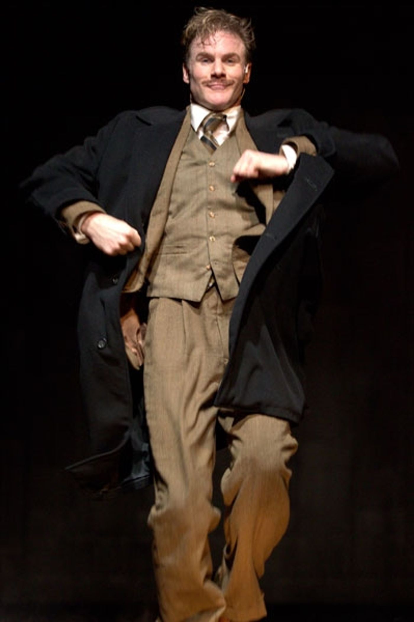 Photo Flash: First Look at Peter Simon Hilton and More in Drury's THE 39 STEPS, Opening Tonight  Image