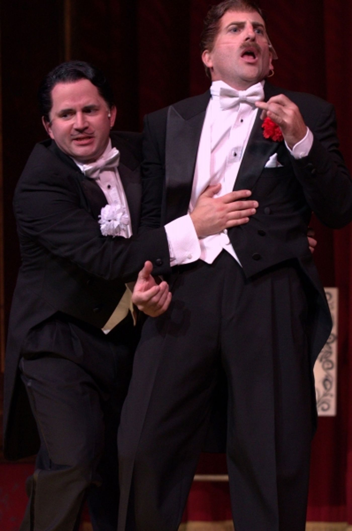 Photo Flash: Peter Simon Hilton and More in THE 39 STEPS at Drury Lane Theatre  Image