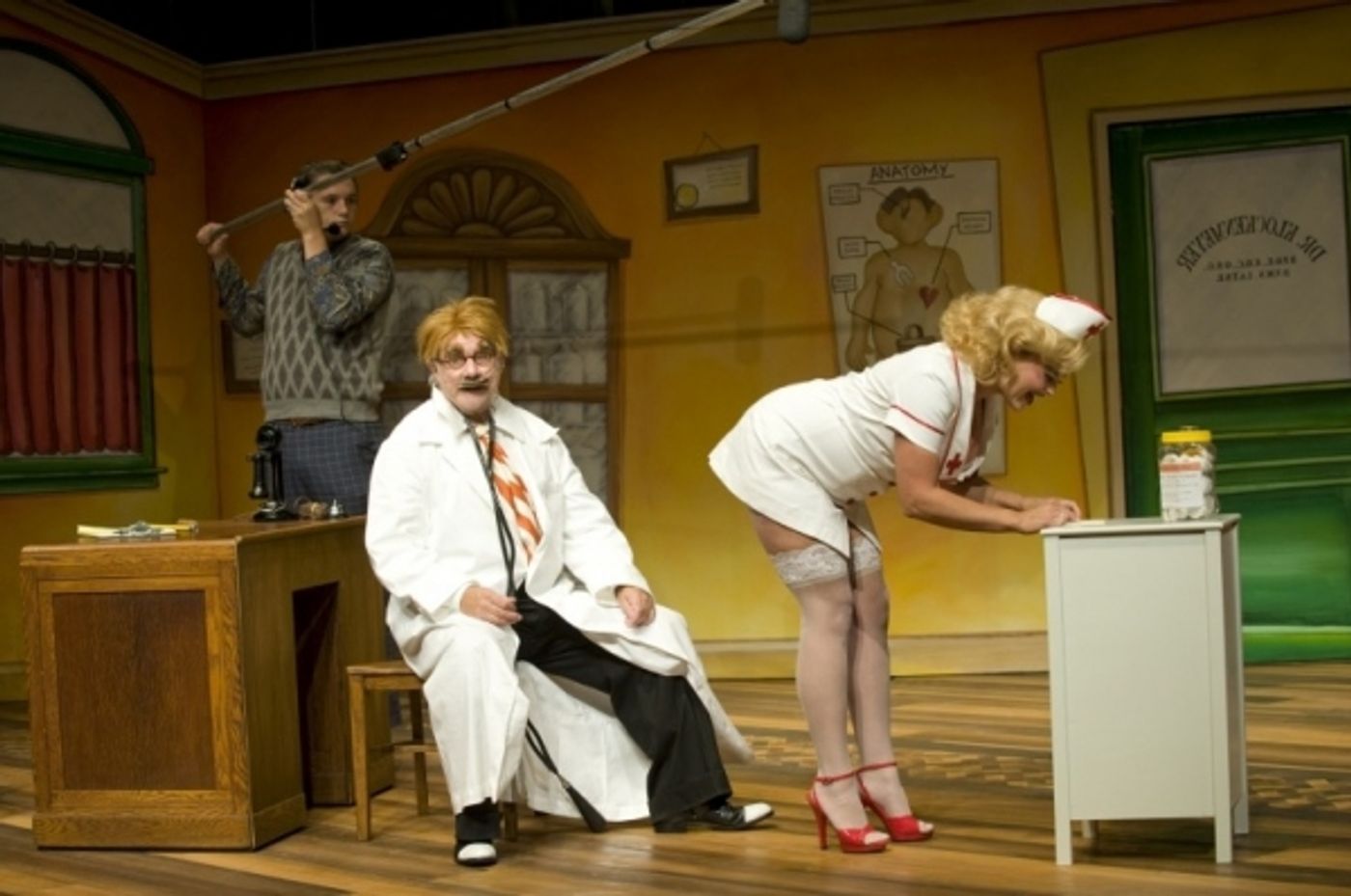 Photo Flash: First Look at Peter Michael Goetz and Raye Birk in Guthrie's THE SUNSHINE BOYS  Image