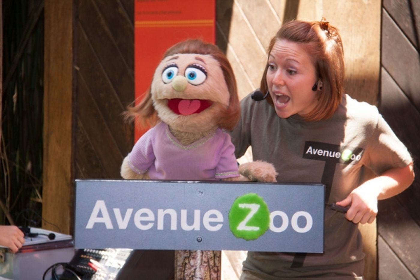 Photo Flash: AVENUE Q Visits AVENUE ZOO at the Bronx Zoo Photo Flash: AVENUE Q Visits AVENUE ZOO at the Bronx Zoo Image