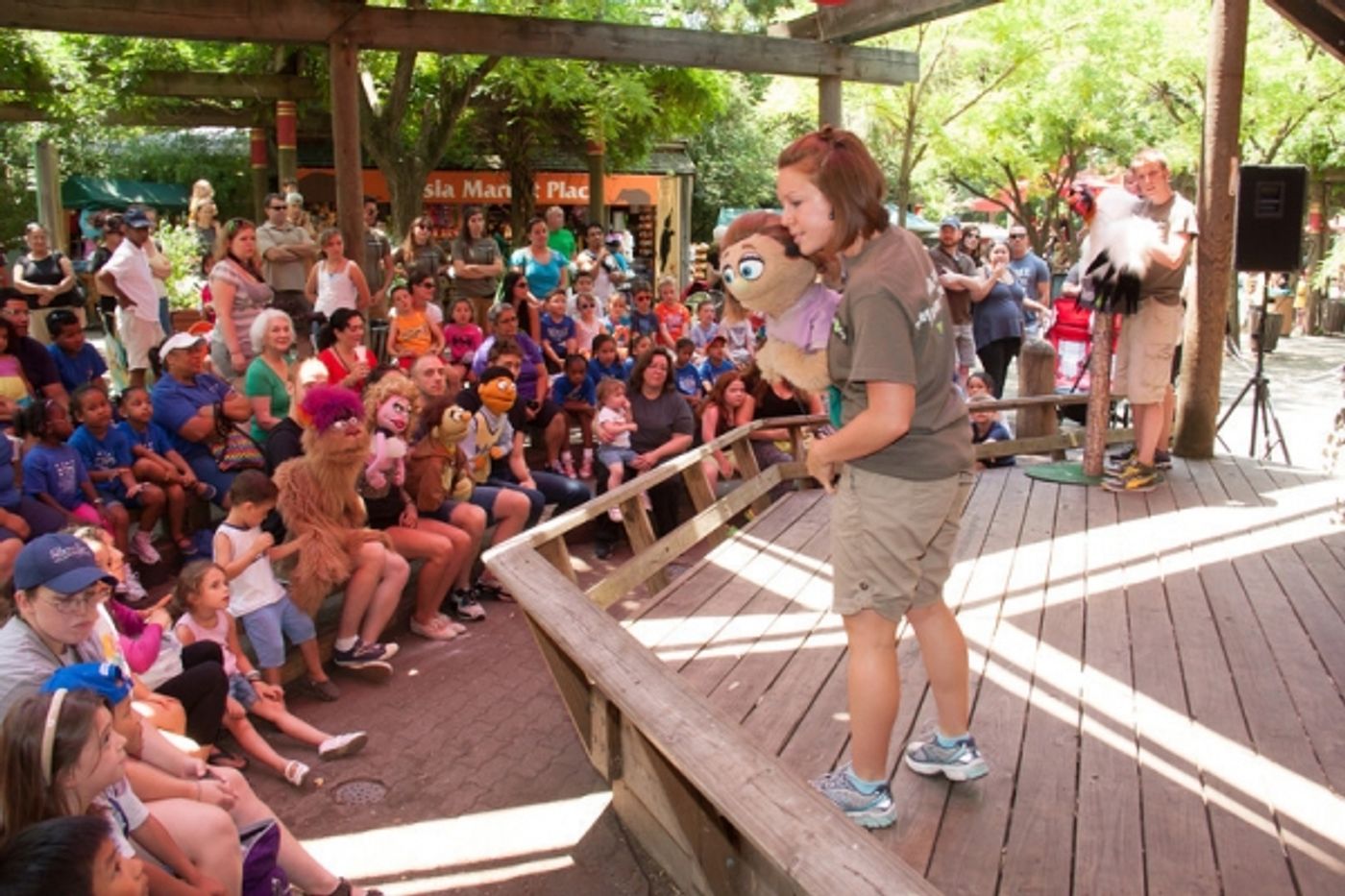 Photo Flash: AVENUE Q Visits AVENUE ZOO at the Bronx Zoo Photo Flash: AVENUE Q Visits AVENUE ZOO at the Bronx Zoo Image