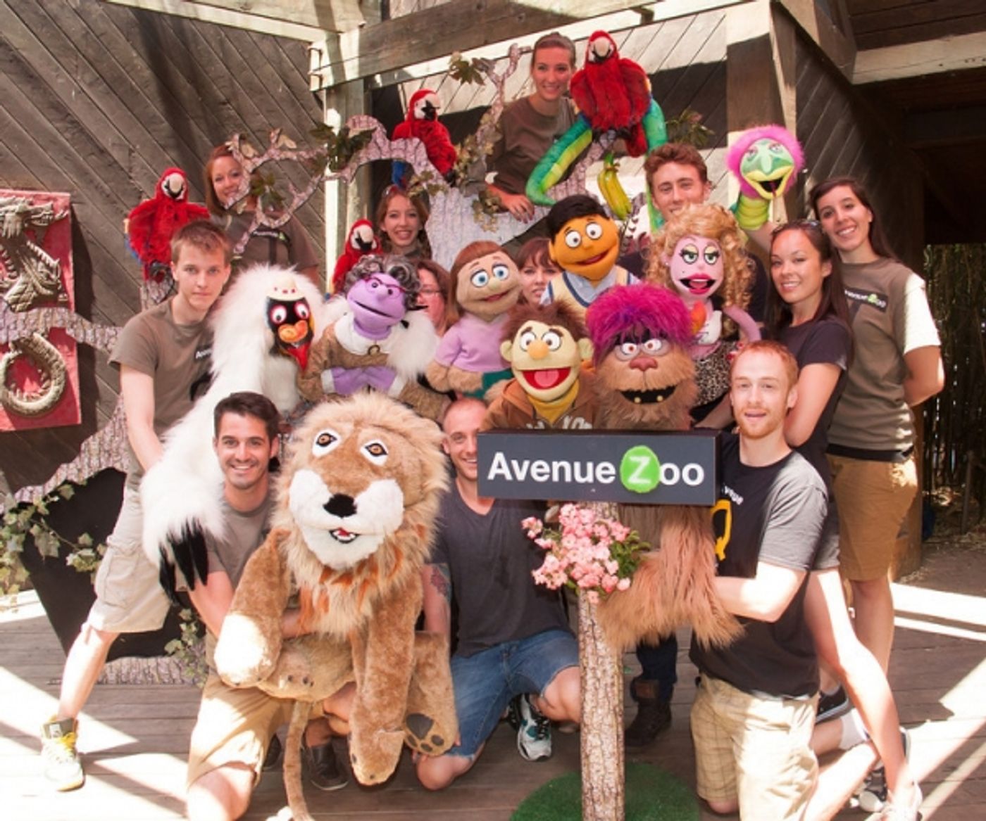 Photo Flash: AVENUE Q Visits AVENUE ZOO at the Bronx Zoo Photo Flash: AVENUE Q Visits AVENUE ZOO at the Bronx Zoo Image