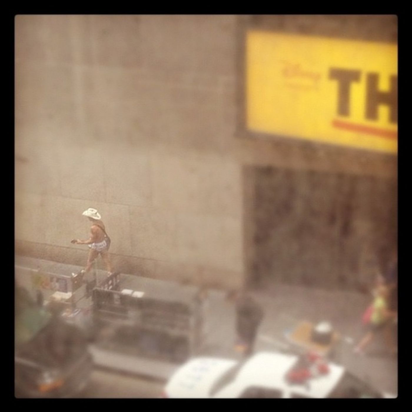 Photo Flash: Saturday Intermission Pics, July 14 - NICE WORK Supports Broadway Barks, BOOK OF MORMON Salutes BRING IT ON and More!  Image