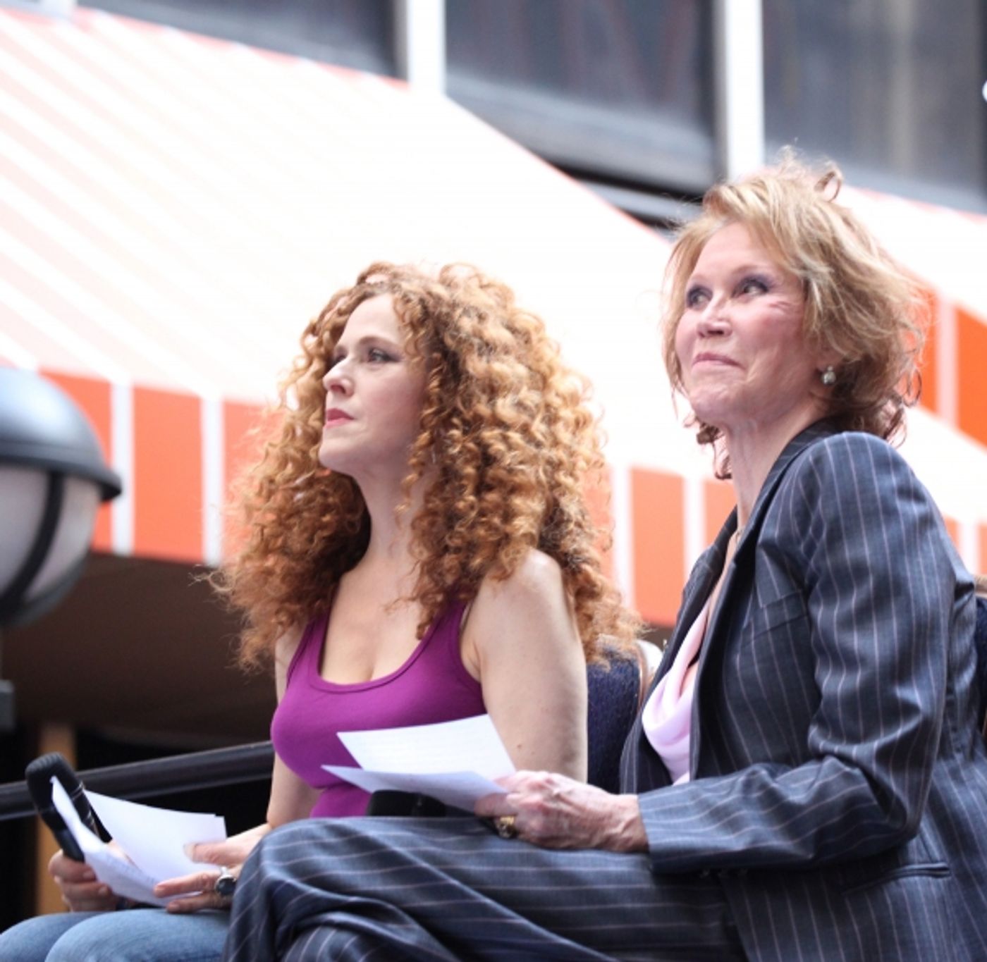 Photo Coverage: Bernadette Peters, Mary Tyler Moore, Megan Hilty, Anjelica Huston & More Onstage at Broadway Barks 14! Image