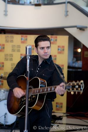 Derek Keeling @ BroadwayWorld Derek Keeling Photo