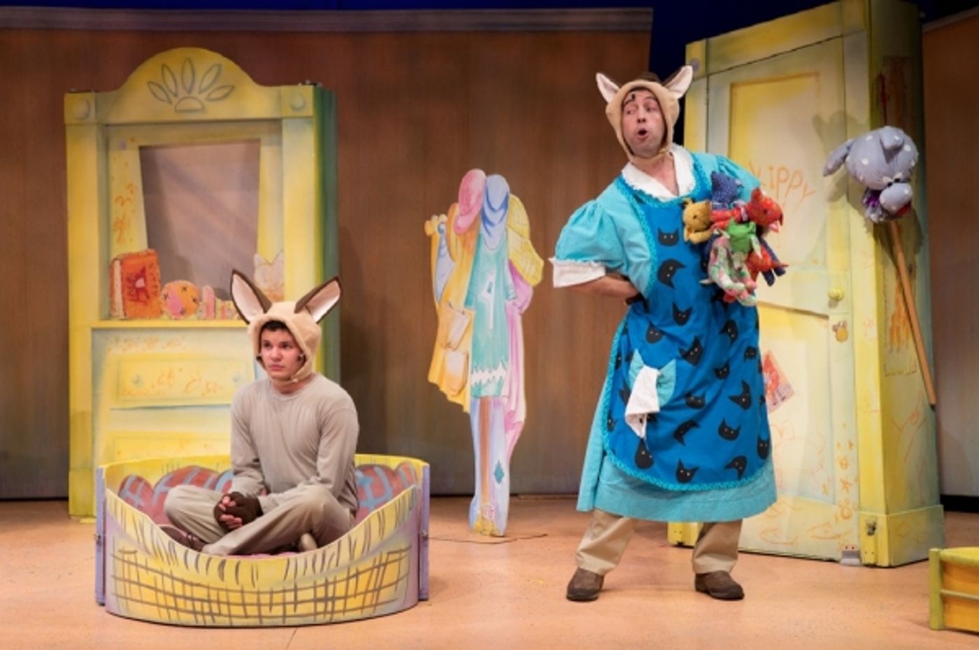 Photo Flash: Theatreworks USA's SKIPPYJON JONES Opens Off-Broadway Photo Flash: Theatreworks USA's SKIPPYJON JONES Opens Off-Broadway Image