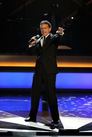 Brian Stokes Mitchell @ BroadwayWorld Brian Stokes Mitchell Photo