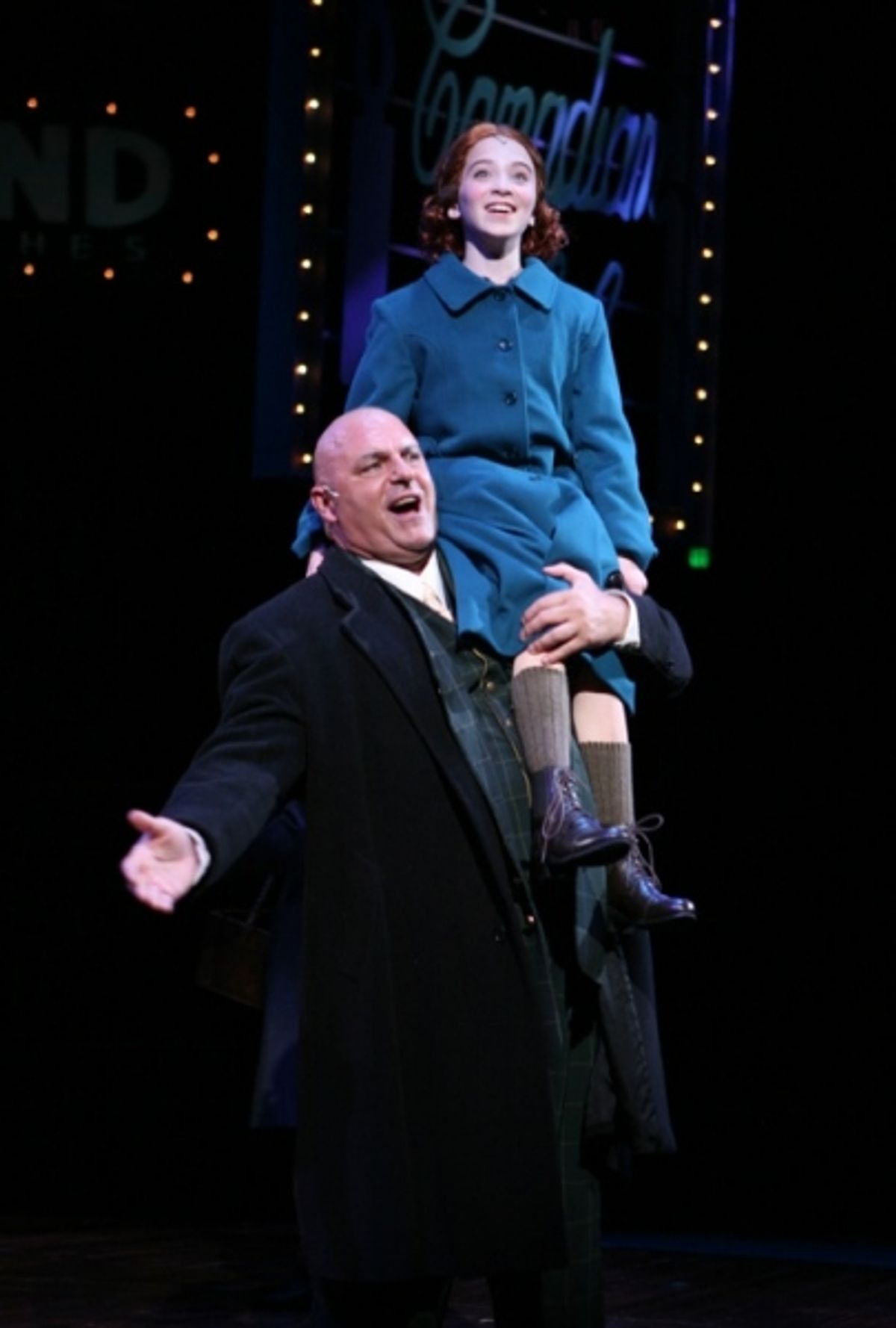 Raymond Jaramillo McLeod (Oliver 'Daddy' Warbucks) Lauren Weintraub (Annie) at 