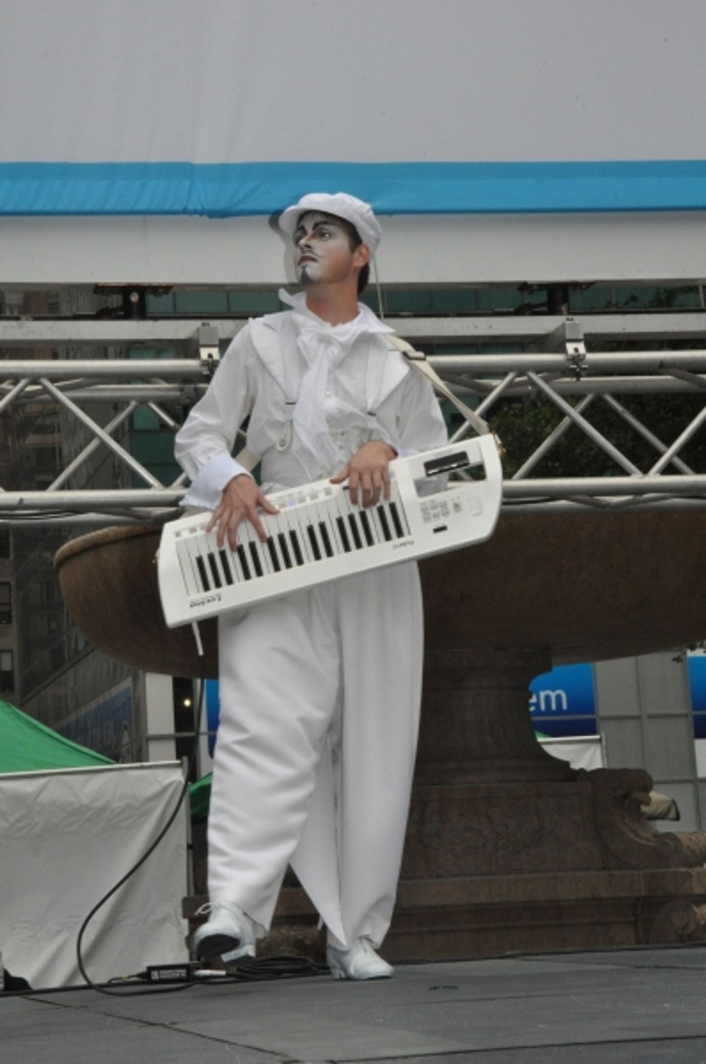 Photo Coverage: WICKED, GHOST, MEMPHIS, and More Perform at Broadway in Bryant Park!  Image