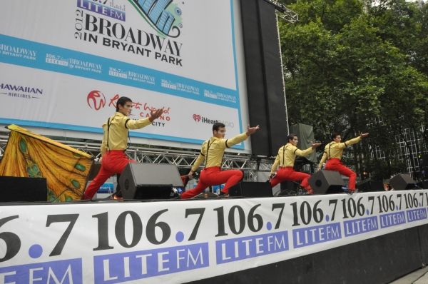 Photo Coverage: WICKED, GHOST, MEMPHIS, and More Perform at Broadway in Bryant Park! — photo 6 of 60