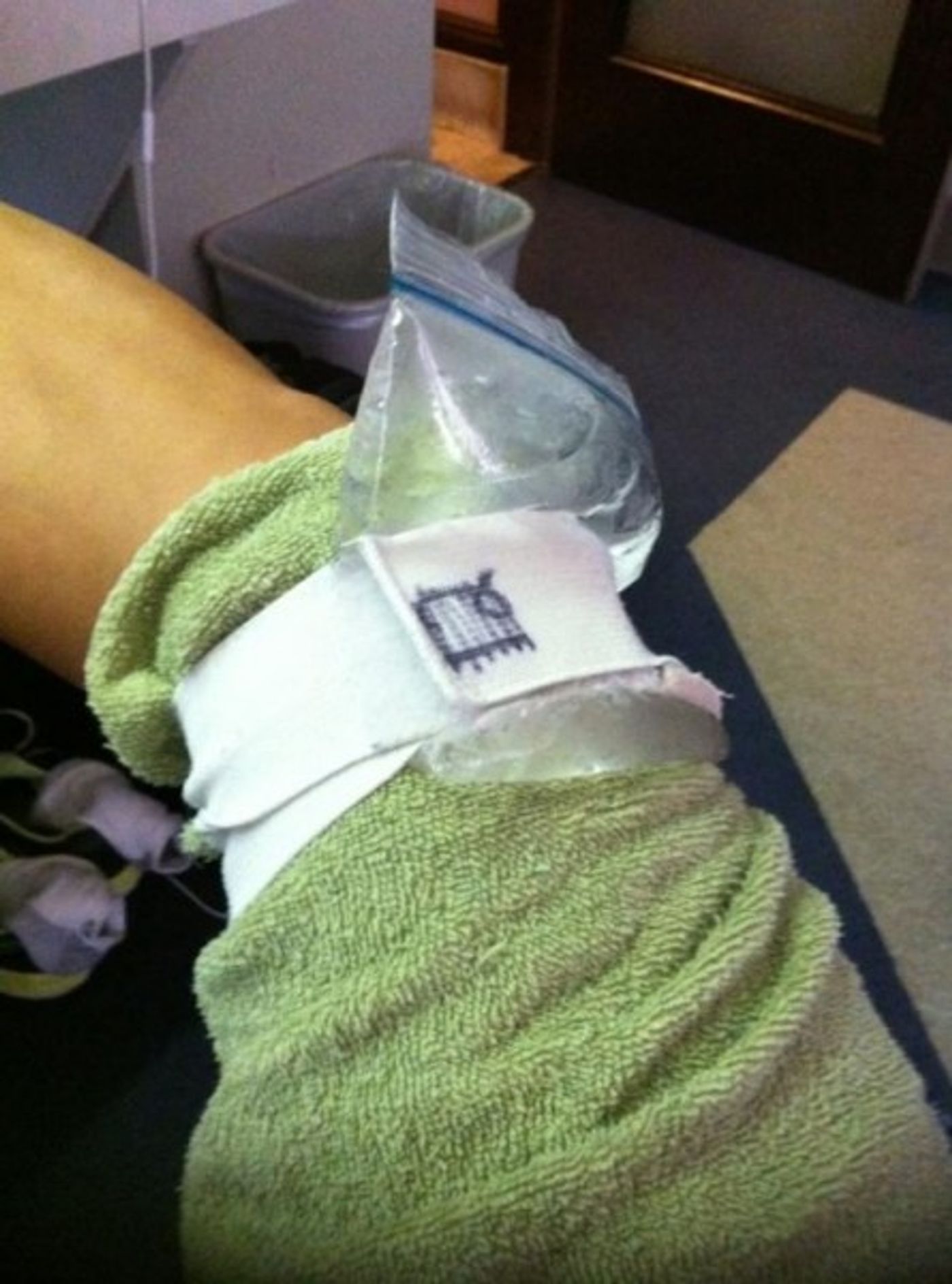 Photo Flash: Saturday Intermission Pics, July 21 - BABY CASE's Hannah Elless & More!  Image