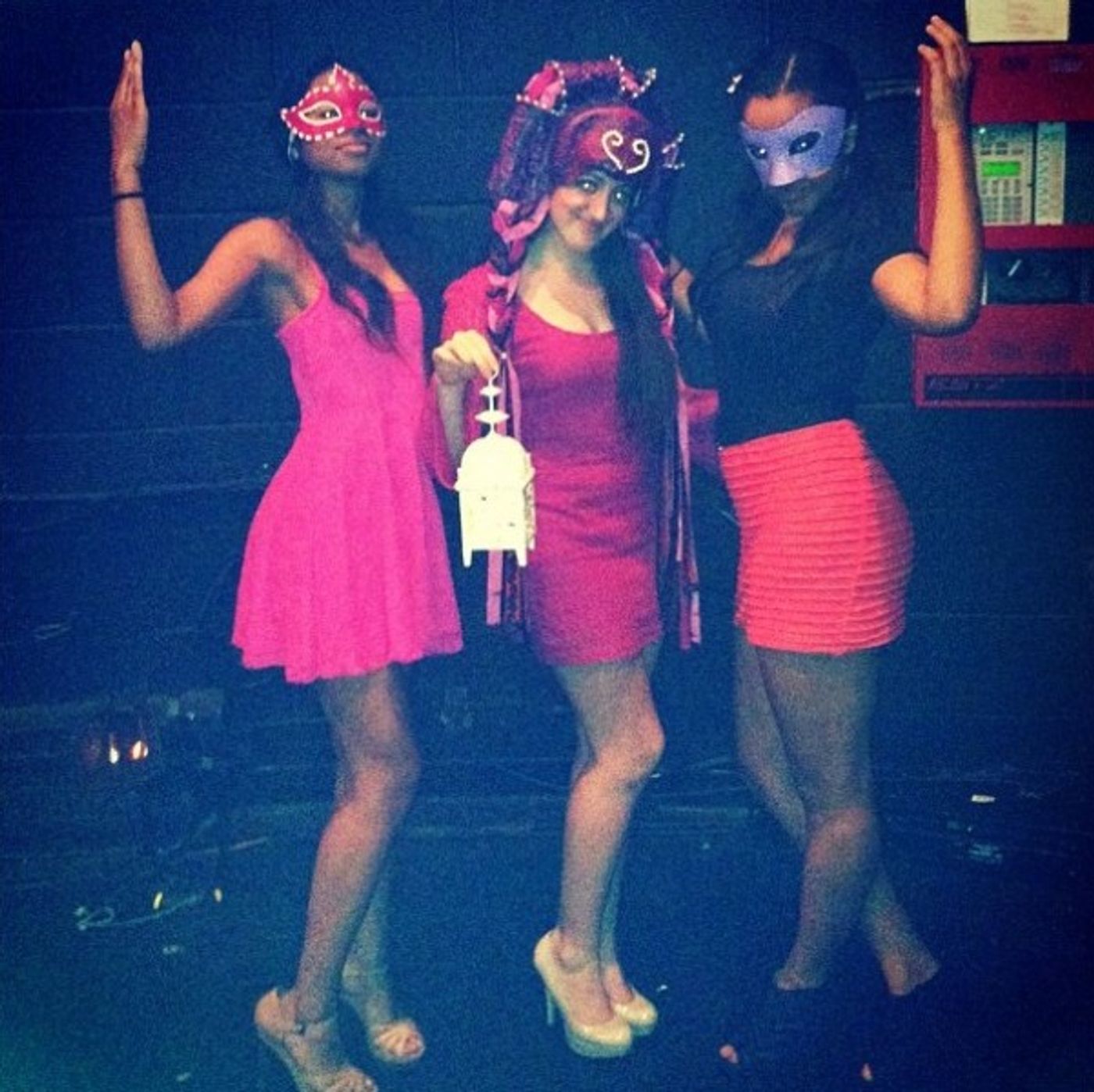 Photo Flash: Saturday Intermission Pics, July 21 - BABY CASE's Hannah Elless & More!  Image