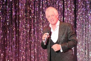Peter Karrie @ BroadwayWorld Peter Karrie Photo
