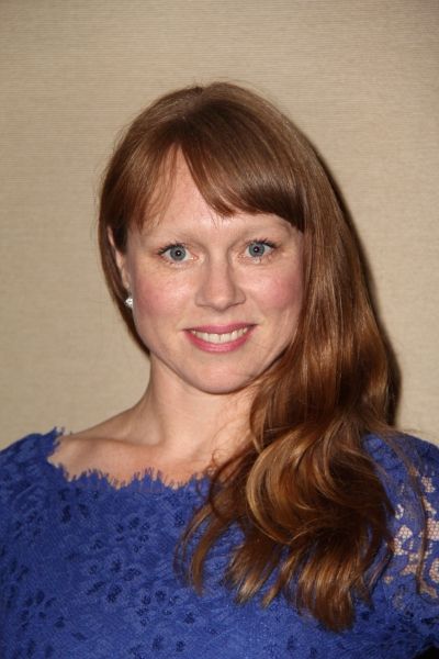 Hayley McElhinney Photo
